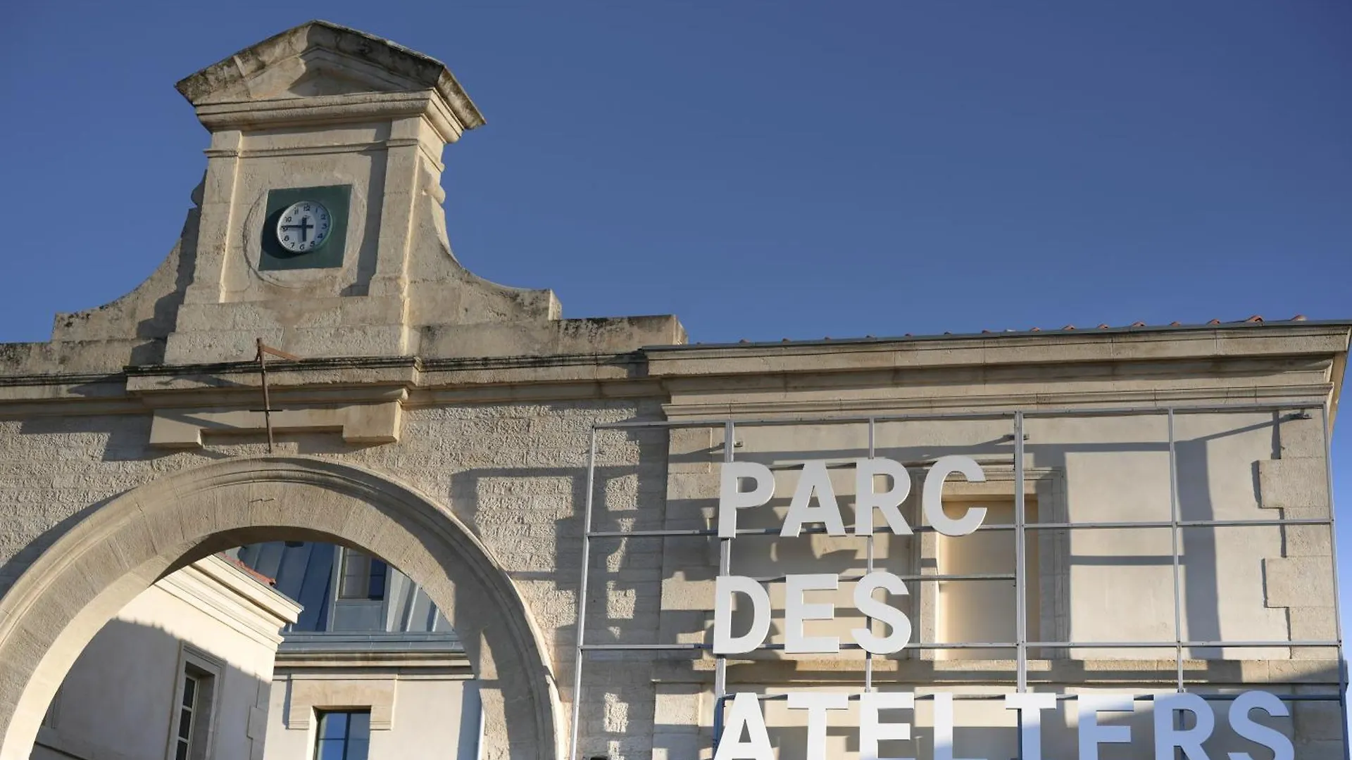 Appartement Arles sous les toits - Terrasse proche des arènes